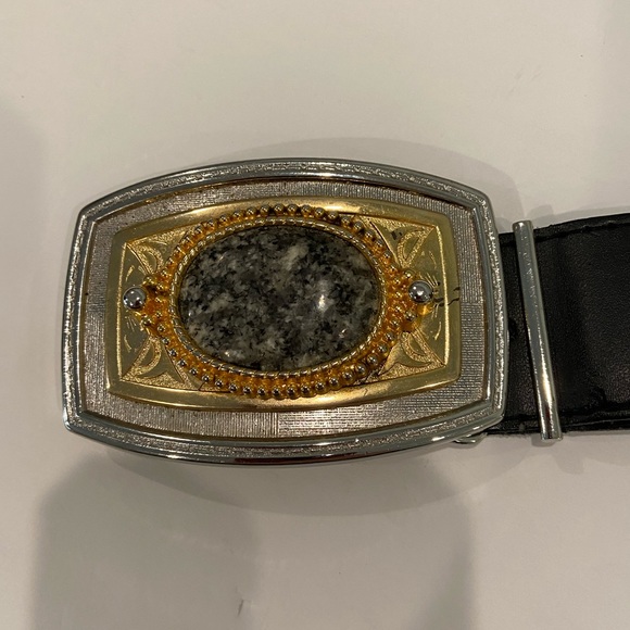 Levi’s belt buckle. Grey stone &metal. Western. Yellowstone. - Picture 2 of 8